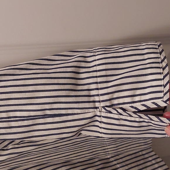 DKNY peplum blouse with back zipper and slit cuffs - Picture 3 of 3